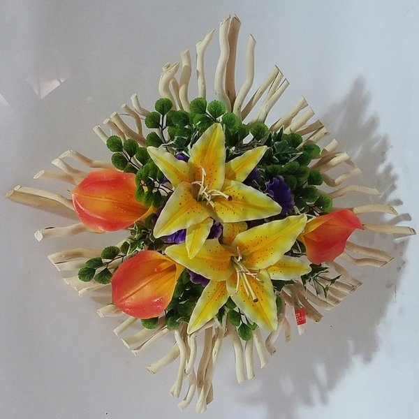 造花アーティフィシャル壁掛けアレンジ 　黄ユリ　WL-14高さ55cm×巾55cm造花・光触媒