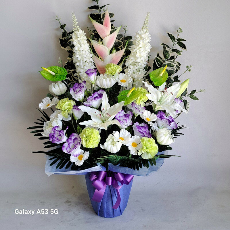 ヘリコニア＆ユリ＆トルコ桔梗MIX仏花・光触媒。高80×巾40