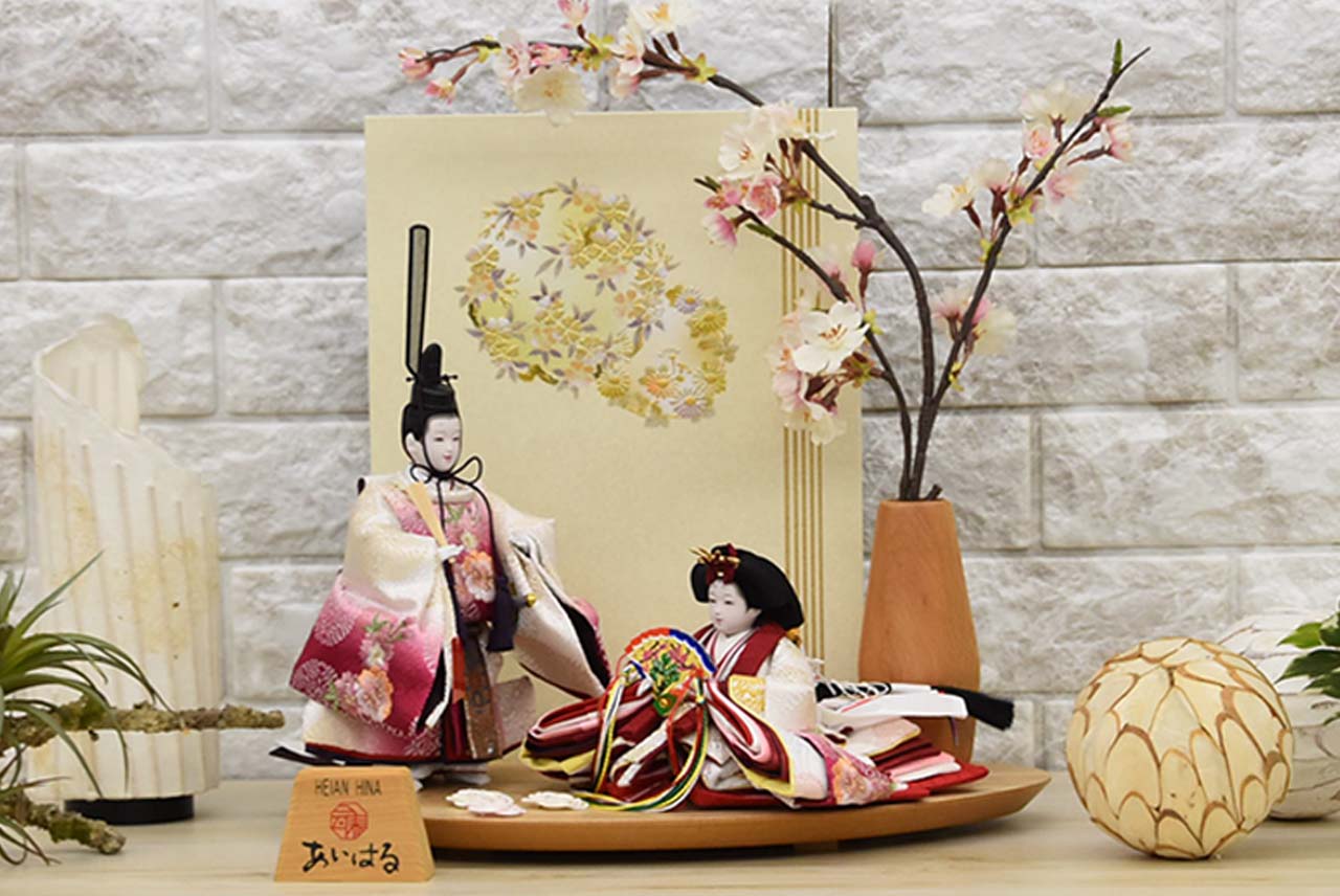 雛人形 コンパクト モダン かわいい おすすめ ひな人形 親王飾り 木目 木目調 WOODSTYLE インテリアお雛様 初節句 小さい 間口36センチ 可愛いお顔　送料無料 【あまね】