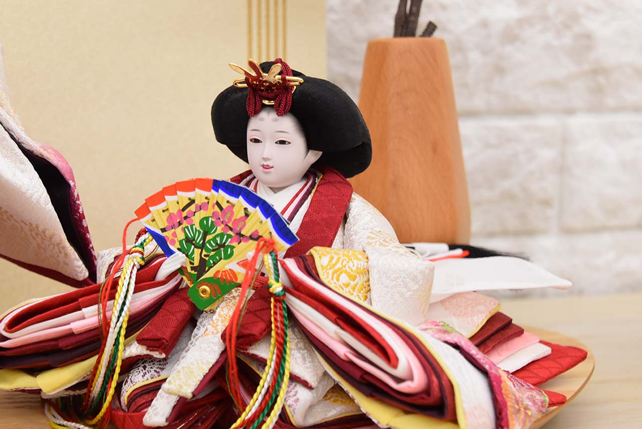 雛人形 コンパクト モダン かわいい おすすめ ひな人形 親王飾り 木目 木目調 WOODSTYLE インテリアお雛様 初節句 小さい 間口36センチ 可愛いお顔　送料無料 【あまね】