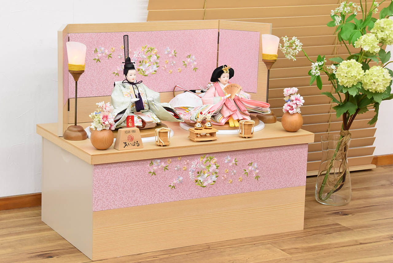 雛人形 収納飾り コンパクト おしゃれ かわいい コンパクト 収納 収納式 木製 きれい お雛様 ひな人形 親王飾り おすすめ おひなさま 素敵 おすすめ ナチュラル 初節句 素敵なお顔 【美桜雛】05330012-美桜