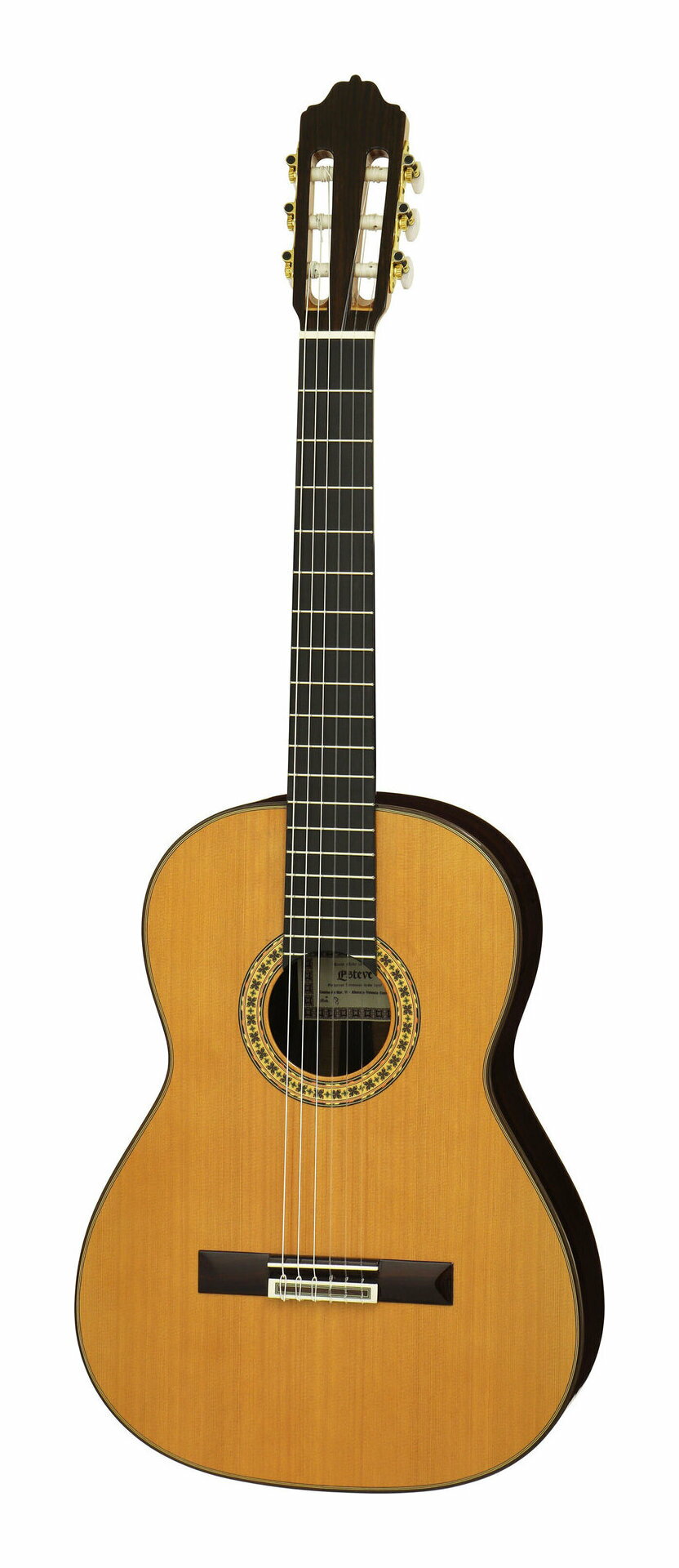 こちらの商品はお取り寄せとなります。3日～1週間ほどでお届け可能です。メーカー品切の際はお時間を頂きます。※画像は撮影用商品のため、お届けの際の商品とは異なります。※製作時期により、予告なくパーツ、細かな仕様に変更がある場合がございます。※裏板が2ピースの製品と3ピースの製品が混在しております。裏板の選択は出来ません旨、予めご了承ください。こちらの商品は一部の地域*を除き送料無料(送料込)です。*離島地域・北海道・沖縄へのお届けは別途、送料が必要になりますので、ご注文の前にご連絡下さい。送料をお知らせいたします。エステベは、地中海に面したヴァレンシアを拠点に1957年の創業以来ギターを作り続けるブランド。1957年フランシスコ・エステヴェ、マニュエル・アダリッド、そしてアントニオ・モンフォートの3人によって設立され、その伝統はマニュエル・アダリッド二世に引き継がれています。ギターへの情熱と多くのギター製作の経験を持つ職人により、伝統的な手法に新しい技術、製法を取り入れたギターを製作しています。ご注意:木部分には木目、色味等の個体差があり、掲載の商品画像と異なる事がございます。また、ディスプレイの違いにより、実際の色と異なって見える場合がございます。掲載されている内容は品質向上のため予告なく変更する場合がございます。reinforced with Ebonyネック裏側にエボニーを埋め込み補強されています。Top:Solid CedarBack＆Sides:Solid Indian RosewoodNeck:Mahogany(reinforced with Ebony)Fingerboard:EbonyScale:650 mmFinish:Polyurethane※製作時期により、予告なくパーツ、細かな仕様に変更がある場合がございます。※裏板が2ピースの製品と3ピースの製品が混在しております。裏板の選択は出来ません旨、予めご了承ください。