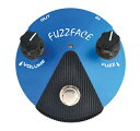 古くから定番ファズとして多くのギタリストに愛されてきたFuzz Faceが、ベビーフェイスになって登場です。“Fuzz Face Mini ”と名付けられた3機種は、サウンドはそのままに、直径で約半分、面積でいうと約1/4という筺体サイズにトゥルーバイパス、ステータスLED、電池交換が容易なバッテリーボックス、DC入力、入出力端子の配置に至るまで、実用的なアレンジが加えられていFuzz Faceのサウンドは好きだけど、その筺体の大きさに、今までエフェクターボードに収めることを断念していた、そんなギタリストの夢が叶いました。Fuzz Face Mini Silicon FFM11970年の Dallas-Arbiter Fuzz Face をミニサイズにしてACアダプター使用可能にしました。シリコントランジスタを使用したタイプです。1970年のFuzz Faceのシリコン・トランジスタを再現したため、程よく攻撃的なファズサウンドを楽しむことが出来ます。使用されるBC108シリコン・トランジスタはマッチングされたものが搭載されます。
