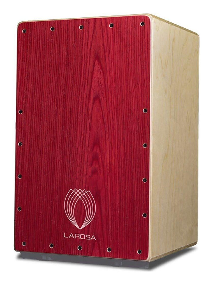 こちらの商品はお取り寄せとなります。3日～1週間ほどでお届け可能です。メーカー品切の際はお時間を頂きます。※画像は撮影用商品のため、お届けの際の商品とは異なります。ラ・ローザ・パーカッションスタジオは、高いトーンにドライなベース音が特徴の明るめのモデルです。打面が手に良く馴染み、演奏しやすいモデルです。フラメンコ音楽やアコースティック演奏に最適です。製品特長ETS:イージーチューニングシステム:カホン下部のペグを回す事で、簡単にスナッピー(響き線)の調整が可能なシステム4XS:4ストリングスネアBBR:ベースブーストリング:低音をブーストさせるサウンドバランスBass:★★★★★☆Treble:★★★★★☆Sustain:★★★★★☆Sensitivity:★★★★★☆ボディ:9mmプライウッド・バーチフロント:3.2mmプライウッド・バーチ(レッド・エルム・ベニア)サイズ:30x30x47cm製品の色は実際の色と若干異なる場合があります