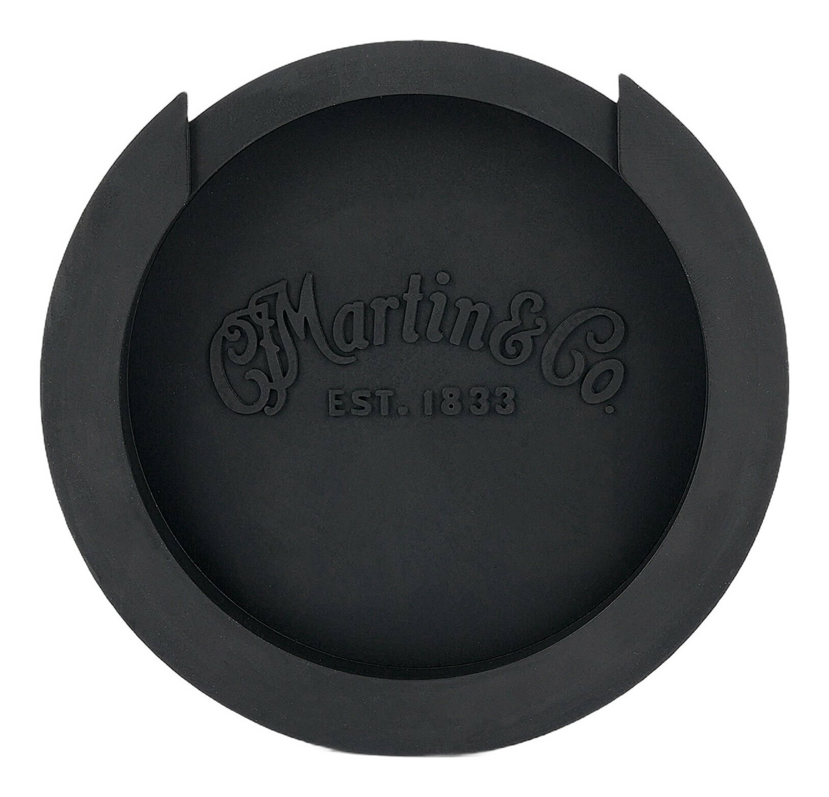 ※画像は撮影用商品のため、お届けの際の商品とは異なります。【ゆうパケット発送】・お問い合わせ番号による郵便追跡サービスがご利用いただけます。※一部定形外郵便発送商品には追跡サービスはございません。・お届けは郵便受けへの投函で完了となります。・日付・時間帯指定はお受けできません。・お届けまで2～5日ほどかかります(お届け地域により異なります)。・繁忙期やお届け地域によっては10日前後かかる場合がございます。・配達の遅延・紛失または破損した場合の補償はございません。・郵便受けに入らないサイズの商品は持ち戻りになる場合がございます。Martinフィードバックサプレッサーは、ライブ演奏中のミュージシャン向けに設計されており、制御不能なフィードバックを低減することで、プラグイン時により高い音量での演奏を可能にします。安全なニトロセルロース素材で作られており、3.875インチのサウンドホールに簡単に取り付けられます。00/000のボディサイズ用。※ギターによってはサイズが合わなかったり、タイトな装着感になる場合がございます。