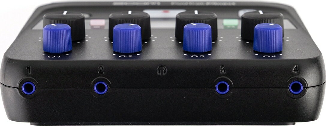 【送料込】ZOOM PodTrak P4next 次世代の4XLR入力ポッドキャストレコーダー