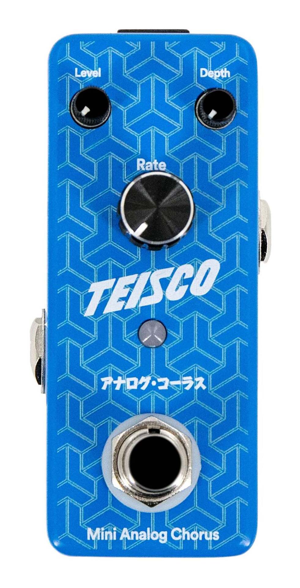 こちらの商品はお取り寄せとなります。3日～1週間ほどでお届け可能です。メーカー品切の際はお時間を頂きます。Liquid Shimmer(リキッド・シマー)――濃密で、立体的な、どこまでも純粋なヴィンテージ。Teisco Mini Analog Chorus(テスコ・ミニ・アナログ・コーラス)は、アイコニックなクリーン・トーンを定義づけてきた、あの水のように揺らめく三次元的なモジュレーションを提供します。繊細な煌めきから、厚みのある渦巻くような揺れまで。フルアナログ回路が、あなたのサウンドに映画のワイドスクリーンを思わせるような奥行きあるキャラクターをもたらします。The Teisco Touch(テスコ流のこだわり):ミニサイズの筐体は、戦車のように頑丈でありながら、まるでアート作品のような美しさを備えています。各ペダルの底面には、デスクトップでの実験的な音作りでも安定するノンスリップ・ラバーベース(滑り止め)を採用。ステージへ持ち出す準備ができたら、そのパッドは簡単に取り外してベルクロ(マジックテープ)をきれいに貼り付けることができます。堅牢、トゥルーバイパス、そして妥協なきTeiscoクオリティ。Specifications:Controls:Rate,Level,DepthPower:Standard 9V DC with 2.1mm center-negative barrelCurrent:100mASwitching:True bypassDimensions:95 mm×45 mm×48 mm※記載の仕様等は予告なく変更となる場合があります。予めご了承ください。