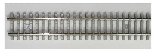 現代の情景に合うPC (Prestressed Concrete)枕木仕様のフレキシブル線路は柔軟なレールで、自在に曲げて大きい曲線や小さい曲線の再現が可能です。 固定式レイアウトを制作をされる方などにオススメで、リアルな大径曲線の表現や、複線間隔を自由に設定できるなど、思い描く線形の再現に最適です。 全長808mmと長いので、レールの継目が削減、通電抵抗や脱線トラブルを低減できます。
