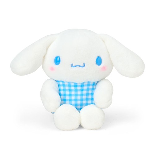 本体サイズ:約幅20×奥行16×高さ15cm。主な材料・原料:ポリエステル 腕が動きスマホを抱きしめる様に固定ができる。スマホは縦、横置きが可能で動画視聴に便利。腕を動かしてメガネやリモコンなどを置ける。 ※スマホ機種のサイズによっては対応できない場合があります。※総柄デザインの部分は、商品によって柄の出方が若干異なります。 (C) 2025 SANRIO CO., LTD. 著作 株式会社サンリオ