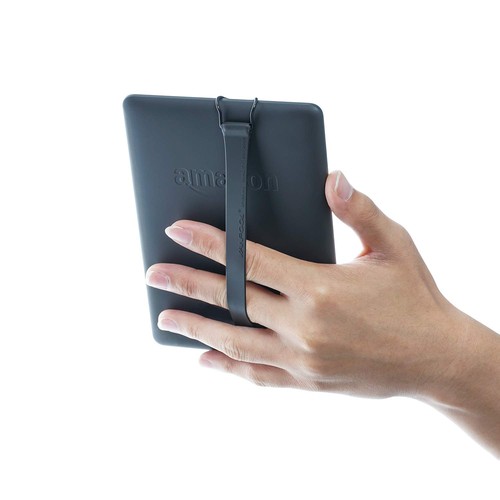 Kindle, Kindle Paperwhite, Kindle Voyage, Kindle Oasis, Kindle Fire HD 6などほとんどの6インチのKindle電子書籍ビューワーに適用されます。 手持ちスタンド真ん中のベルトは、間隔の大きさを自由に調整することにより、指の大きさに合わせることができますので、片手での操作または机の上に置いて読んだりして読書の楽しみを楽しませることができます。 ビニールコーティングの〓フックは電子書籍ビューワーへの傷つけの可能性を減らして電子書籍ビューワーを保護することができます。 ケース無しのKindle電子書籍ビューワーだけではなく、ケース付き電子書籍ビューワーにも適用できます。 ヒント:厚いKindle電子書籍ビューワーやケース付き電子書籍ビューワーにフィットするために、フックをいい加減に両手で割ってください。