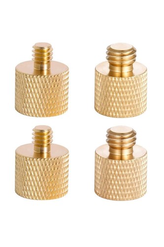 セット内容3/8"オス-1/4"メス カメラネジ変換アダプター*2個、1/4"オス-3/8"メス カメラネジ変換アダプター*2個。幅広い機材に対応します。 材質アルミニウム合金で長持ちする品質と耐久性を備えている。腐食に強くて、錆を防いで、耐久性と安定性は高くて。非常に軽量で丈夫です。 高品質精度の高い仕上げなので、細部まで使いやすさを追求しつつ、機材の組み替えに大活躍です。美しいデザインと強度を保ちながら、軽量でカメラリグは拡張性を向上する革新的なルーツです。撮影の際にとっても便利なアイテムです。 取り付けも簡単サイズが小さくて持ち運びやすくて。優れた溝構造のデザインで、 簡単に分解できます。取り付け取り外しはやすいので、頻繁に機材の組み替えがする方にお勧めです。 適用範囲標準的な1/4インチオスネジ3/8インチメスネジ変換アダプターと3/8インチオスネジ1/4インチメスネジ変換アダプターの規格です。組み合わせて使用でき、1/4"と3/8"の間の自由変換を実現しました。三脚/一脚取付ネジ、自撮り棒、カメラフラッシュライト、雲台などの撮影用機材,撮影スタジオの専門機材も対応できます。