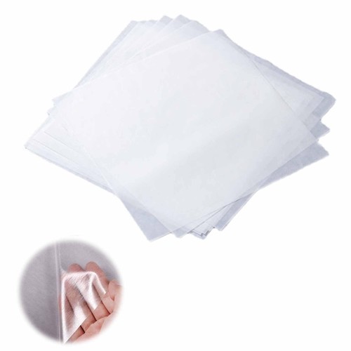 セット内容:アイロン接着シート10枚セット、サイズ:約25CM*30CM、カラー:透明。(寸法は人工測定で誤差がある場合がありますのでご了承ください。) 強力な耐久粘性:製品は高強度の接着力を備え、長時間の安定した付着を確保でき、複数回洗濯しても粘性を保持できる。永続的な接着効果が必要な手芸品作りや衣類改造に適しています。 便利で使いやすい:はさみを使って任意の必要なサイズに裁断することができ、使いやすくて迅速で、特に手作り愛好家に適している。中温アイロンがけにより強固な接着を実現し、裁縫やその他の複雑な技術を排除し、製作効率と利便性を大幅に向上させることができる。 高品質ホットメルト材料:高品質ポリエステル素材を採用し、優れた熱安定性を備え、130～150°Cの温度範囲で安全に使用でき、アイロンがけ過程における高効率接着と材料完全性を確保した。注意:ストレートアイロンや他の加熱物を使用してパッチを貼り付けるのではなく、パッチの形状やサービス時間を破壊しないようにアイロンだけを使用することができます。 広範な応用性:多種のDIY応用に適して、服装装飾、ぬいぐるみ製作、刺繍バッジ装飾、オリジナルアップリケ、フォトフレーム、壁装飾、パーティー装飾、贈り物包装などを含み、異なるアイデアの需要を満たす。