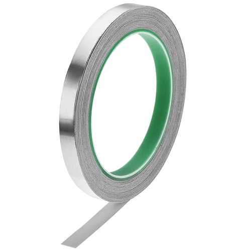 仕様サイズ:長さ20m×幅10mm×厚さ0.1mm。材質:アルミ箔、導電性アクリル系粘着剤。色 :シルバー。 両面導電性アルミテープアルミ箔+導電性粘着剤の構成で完全導電性を確保。貼るだけで粘着面とアルミテープ表面が導電します。 耐熱アルミテープ高い強度を持ち、耐熱温度300°Cまで使用できます。車やバイクのマフラー・煙突・電気配線など、高温な場所の修理やメンテナンスなどに使えます。 静電気除去アルミテープ細かく切っていろんな場所にアルミテープチューンで使用できます。車のバンパーやドアガラスなどに貼ることで、静電気を除去して走行を安定させる作用もあります。 適用場所製品に貼ってコードの端子として。電磁波などの電波シールドに。キッチンのすき間、金属屋根、外壁など、屋内、屋外の防水、シール。アルミ箔粘着テープは柔軟性に優れ、巻き付け作業や打ち抜き加工にも適します。