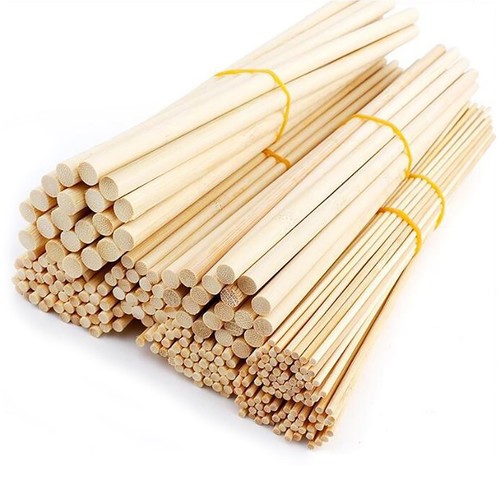 セット内容長さ15cm、(0.22cm*30+0.3cm*30+0.4cm*30+0.5cm*20+0.6cm*20+0.8cm*10+1cm*10、全7サイズ、合計150本入り)。 天然素材高品質な木材を使用し、丈夫で破損しにくく、表面やエッジを丁寧にサンディングしているため、バリがなく、手触りも滑らかです。使用時に傷をつける心配はありません。 再利用可能木の棒は自然で環境に優しい素材であり、再利用が可能です。ただし、火気には近づけないでください。 自由な組み合わせ木製の棒は、好みに合わせて塗装、ステンシル、染色、または装飾することができます。飛行機や彫刻、木製のおもちゃなどの模型作りに最適です。 多様な用途DIYの素材として広く活用されており、建築模型、橋の模型、手作りバラ、ウェディングプロップ、ハロウィンのリボン、鳥小屋、手作りギフトなどの制作に非常に適しています。