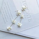 花びら ピアス イヤリング ロング 花 白 ホワイト ゴールド タッセル 揺れる ペタルピアス シルバー ゴールド ロングピアス ブライダル ウェディング ピアス アクセサリー 花びらイヤリング プレゼント 樹脂ピアス 樹脂イヤリング アレルギー対応 金アレ