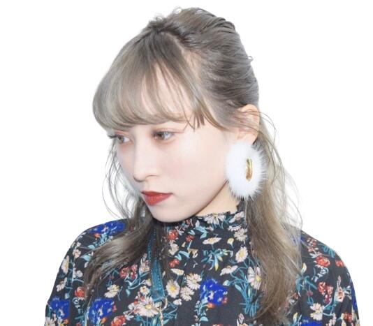 Rakuten - ファーフープピアス（WHT）女性 レディース アクセサリー ピアス フープ まる ファー ホワイト 白 ガーリー シンプル 可愛い 原宿系 冬 ワンポイント 両耳 通販 A.D.G エーディージー