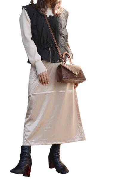 Rakuten - Shiny Satin Flare Skirt (light beige) レディース　スカート　サテン　フレア　Aライン　台形　ロング　ミドル　ベージュ　オフホワイト　shiny　光沢　送料無料