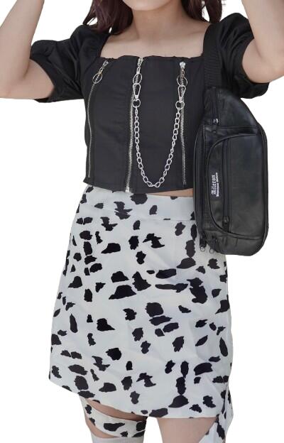 Rakuten - Silver Chain Zip Design Puffsleeve Tops（black）トップス　ブラウス　パフスリープ　半袖　スクエアネック　ジップ　チェーン　ブラック　黒　ショート丈　肌見せ　レディース　婦人服　女性　ストリート　カジュアル　韓国ファッション　エーディージー　A.D.G　送料無料