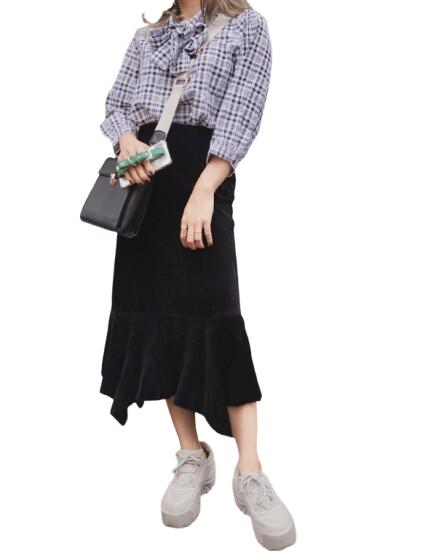 Rakuten - Corduroy Hem-Frill Mermaid Long Skirt (black)　女性 レディース ボトムス スカート コーデュロイ ロングスカート 膝下 マーメイトスカート フリル 秋 冬 ブラック 黒 モノトーン シック 大人可愛い ガーリー レトロ シンプル 20代 アパレル A.D.G エーディージー 送料無料