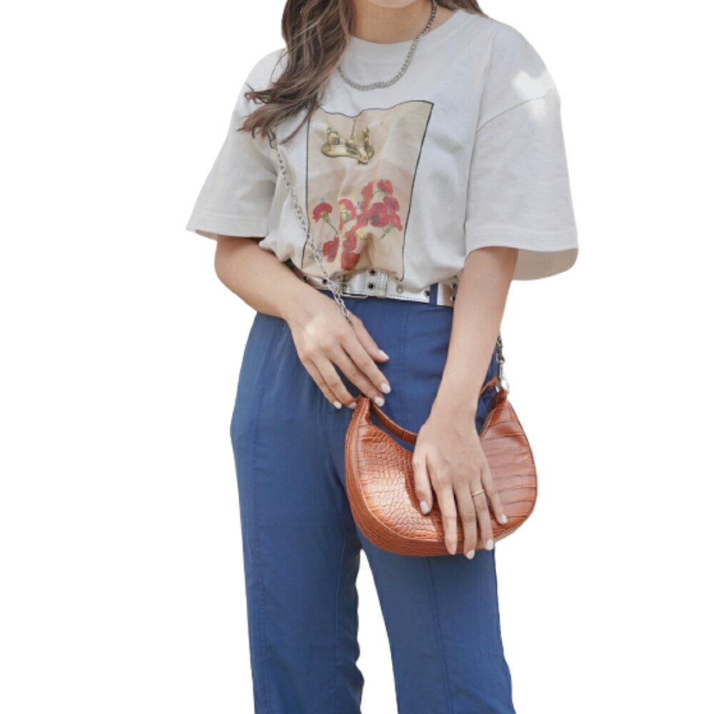 Red Flower Photo Big Tee (white)レディース Tシャツ ホワイト 花柄 オーバーサイズ お花 トップス 半袖 女性 洋服 ガーリー かわいい カジュアル 上品な おしゃれ お洒落 アパレル A.D.Gエーディージー 送料無料