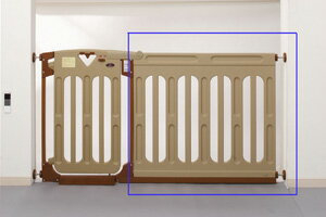 ● サイズ ・幅107(上部96)x厚さ3.5x高さ88cm・取付幅165〜189cmの間口● 重量 約4.5Kg● 素材/材質 柵部分/ポリエチレン、フレーム部分/アルミ、接続ピン/スチール● 対象年齢 生後まもなく〜2才頃まで※取付場所の幅は6cm以上必要です。※本体が無いと取り付けできませんので必ず本体をご用意下さい。 ＊＊セット内容＊＊・パネル・ロックカバー・取付金具・取付ボルト・フレーム用取付け金具・ソケット・両面テープ・ビスお手持ちのスマートゲイト2本体に簡単にセットできるワイドパネルXLサイズ。本体だけだと足りないそんな場所(間口)にXLサイズでピッタリと！間口にあったサイズをお選び下さい。※本体は付属しません・本体＋ワイドパネルXL：165〜174cm・本体＋拡張フレーム1枚＋ワイドパネルXL：174〜183cm・本体＋拡張フレーム2枚＋ワイドパネルXL：183〜189cmに取付可能■スマートゲイト・スマートゲイトプラスに取付できます※階段上部ではご使用いただけません スマートゲイト2(本体)はこちら