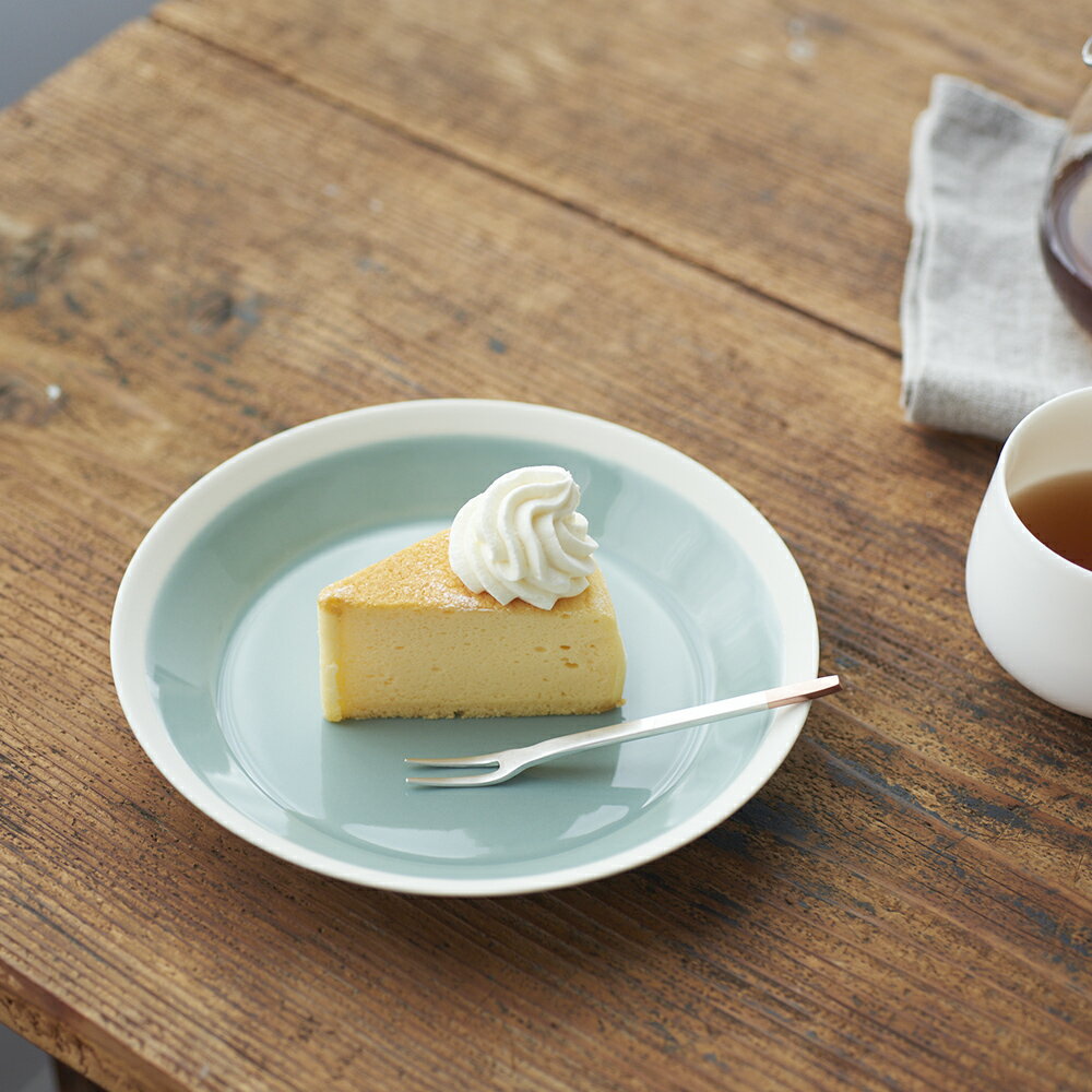 【最大3,000円OFFクーポン】yumiko iihoshi porcelain × 木村硝子店 dishes 180 plate プレート／イイホシユミコ 皿 取皿 デザート カフェ ケーキ レンジ可 食洗機可 18cm シンプル 北欧 おしゃれ プレセント ギフト 贈り物