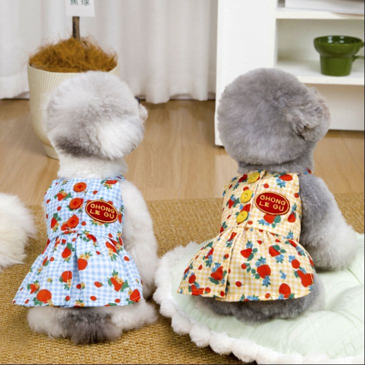 樂天商城 - 犬 服 ワンピース ギンガムチェック いちご柄 犬用 犬 猫用 クルミボタン レトロ 涼しい ピクニック アンティーク風 春夏 可愛い プレゼント 写真館 人気アイテム おすすめ 贈り物 記念日 おしゃれ お出かけ用品 定番アイテム ギフト 必需品 注目 【a494】