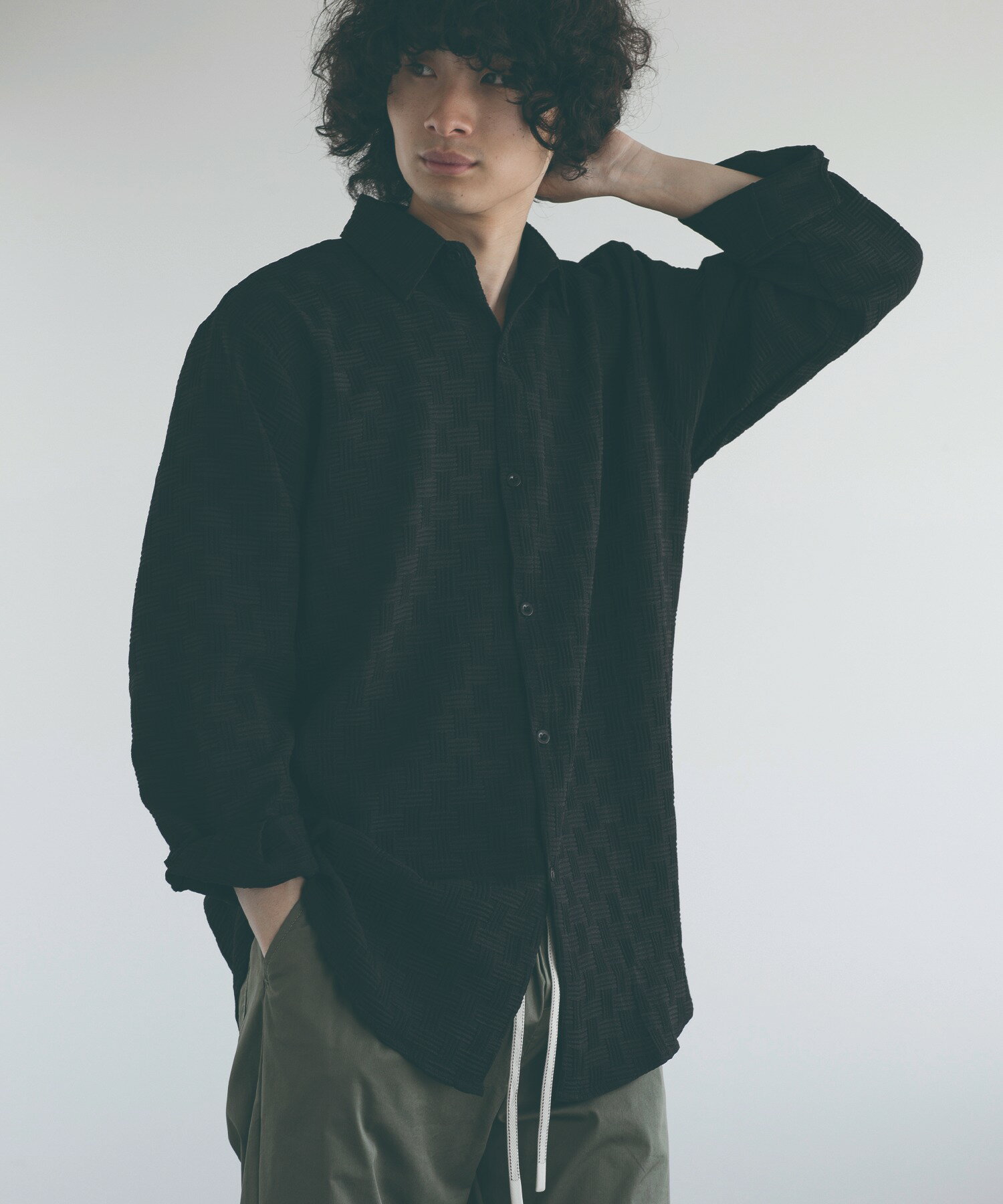 シャツ メンズ エンボス加工 メンズシャツ Yシャツ おしゃれ 長袖 メンズ おしゃれトップス 韓国 ライク 無地 シンプル オーバーサイズ ゆったり aimoha MENS 【凹凸感あるエンボス加工】 3
