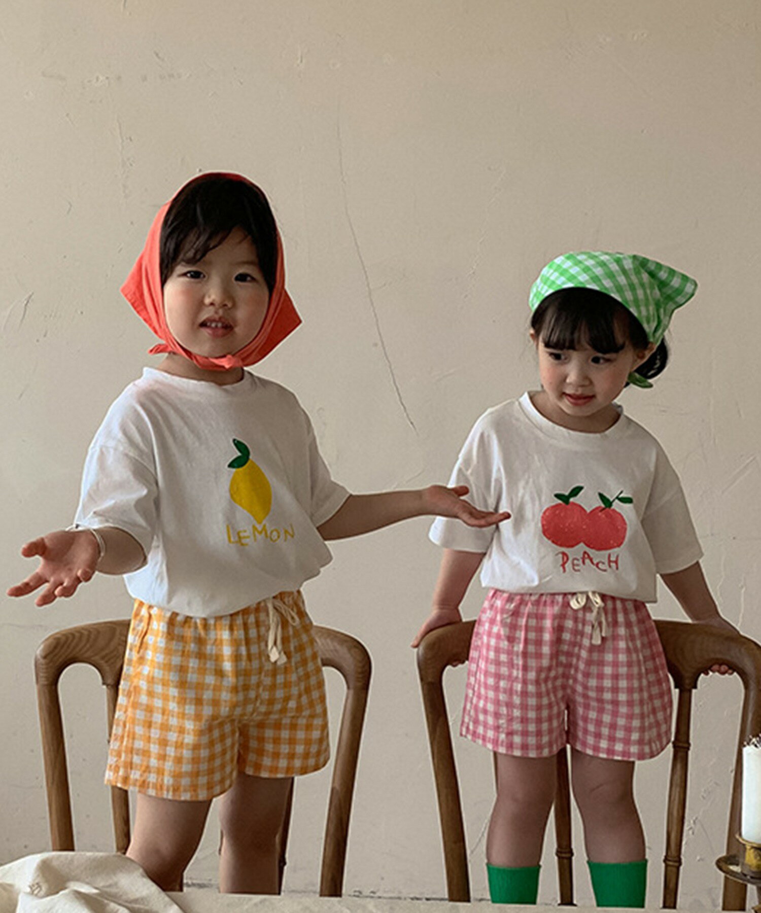 【限定クーポン10％オフ】セットアップ キッズ 半袖 tシャツ 半袖 綿95% 男の子 女の子 綿 コットン 韓国 ライク ギンガムチェック かわいい おしゃれ ベビー 子供服 ワンピース トップス ハーフパンツ 子供 こども aimoha KIDS 【フルーツTee＆チェックパンツ】