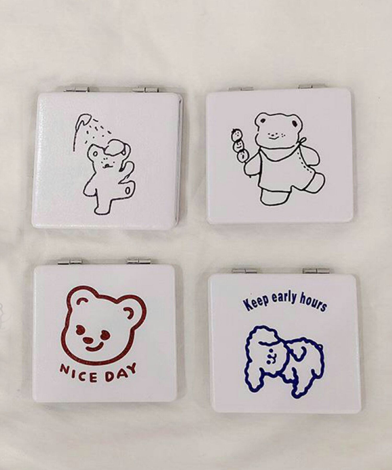 コンパクトミラー ミラー 手鏡 持ち運びカラー 軽い 鏡 かわいい 折り畳み おしゃれ 韓国 ライク SNS ナチュラル インスタ 映え 【SNS映えのコンパクトミラー】