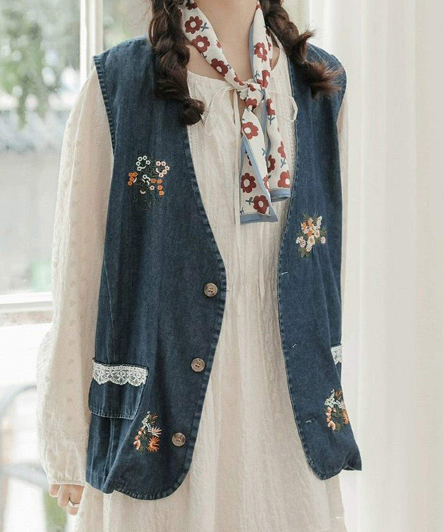 【2025NEW】 【aimoha】刺繍デニムベスト シンプル おしゃれ レディース 刺繍デザイン デニム素材 ゆったりシルエット カジュアル 春秋コーデ デイリー使い