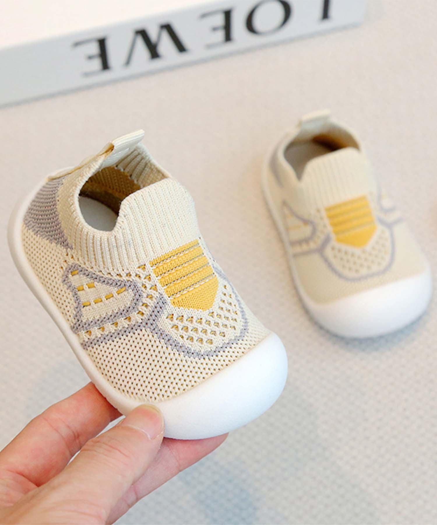 【SHOES 365】幼児用滑り止め幼児靴 軽量 通気性 柔らかい 安全性 足元サポート 歩...