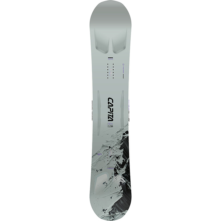 オーストリアにあるオリジナルの工場The MotherShipで、再生可能エネルギーを使って作られているCAPITA SNOWBOARDS。アート感あふれるグラフィックも魅力。 「すぐ滑れる！」今ならプレチューンナップ (通常5500円エッジ調整、ベース＆滑走ホットワックス）と、保管に便利なオリジナルボードバッグ(不織布タイプ通常3300円）をプレゼント。+2200円でウエットスーツ地のソールカバー(通常6600円）に変更できます。ボートバッグは165cmまで対応。ボードの形状やサイズによってはソールカバーに変更できない場合があります。 注）沖縄、離島など一部地域は別途中継料が必要です。画像には該当商品以外が掲載されている場合あります。またメーカー事情で仕様変更になる場合があります。 複数の店舗在庫を共有しておりますので、ご注文前に実店舗や他のモールで売切れ、また予約完売の場合はご容赦ください。一部アイテムはメーカー取寄せとさせていただいております。商品確保ができない場合はすぐにご連絡をさせていただきます。発売日や配送日が前後する場合があります。1モデルでソールカラーが複数あるモデルは基本的にはお選びいただけません。 ボートバッグは、148cmと165cmまでカバーする2サイズのみとなります。ボードの形状サイズによってはソールカバーに変更できない場合があります。チューンナップご依頼の場合は作業時に剥がしたワックス粉がトップシート等に付着する場合がございます。あらかじめご了承ください。
