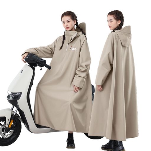 【サイズ】M :前丈122cm,,バスト134cm,袖丈78cm,裾幅 218,適応身長:150〜160cm L:前丈126cm,,バスト142cm,袖丈81cm,裾幅 228,適応身長:160〜170cm 【レインコート レディース ロング】自転車、リュックに対応可能な男女兼用のレインコート。膝下までカバーするロング丈、体がしっかり覆われ、レインブーツを履けば足元まで濡れない、全身を雨から守ることができます。伝統的なレインコートと違い、これはただのレインコートだけでなく、オシャレなデザインで旅行の時はコートとしても使えます。 【防水&amp;通気レインコート】このレインコートは防水性と耐摩耗性に優れたナイロンオックスフォード素材を採用し、耐水圧10000mmに耐え、三重防水加工を施されており、雨水が浸透せず、防水性があります。 【雨の日にも安心安全】。ポンチョだけど、袖もあります。両手の自由が利く,袖がある ので、ハンドル操作がしやすい。ロング丈で足元がすっぽり隠れて濡れにくい 。