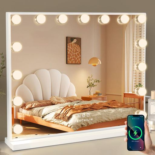 強化ガラス・スマホ充電ポート付き女優ミラー:FENCHILIN58x45cm女優鏡は強化ガラスを採用しているため、一般ガラスに比べて衝撃に強く、多少の衝撃や振動でも割れにくいです。万が一破損したとしても、破片が鋭利なものではなく細かい粒状になって割れるから災害時や事故の時にケガをしにくいです。ミラーの側面にUSB充電ポートを搭載されるため、メイクしながら、スマホ充電することもできます。ご注意:このモデルにはBluetooth機能は付属していません。 大型の15個高輝度ライト付きミラー:通常より大きいサイズの立体的な高輝度LED電球をを15個贅沢に使用したハリウッドミラーは本当の自分を映す、ムラなく顔全体を均一に照らすことができます。気候やお部屋の照明を問わずに、十分な明るさで化粧し、ハリウッドスターの気分で一日を楽しく始めます。商品サイズ:58x48.5cm、かがみ画面サイズ:58x45cm、圧倒的な大きさ、お顔から上半身を見ることができる、卓上鏡との距離感を把握しやすく、顔全体のメイクのバランスをしっかり取れます。