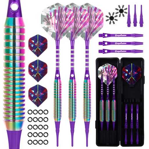 16gの軽量で柔軟な3本のダーツとプロフェッショナル仕様のアルミシャフトを採用したソフトチップダーツセットです。マイダーツ 電子ダーツボードに最適な3本のダーツと、予備のフライト3枚、プラスチックシャフト3本が付属しています。 ダーツのグリップ部分は滑り止め加工が施されており、握りやすくなっています。ダーツダーツセット ダーツのバレル部分は精密な加工により、安定したフライトを実現しています。ダーツバレル18g コンパクトなケースに収納されているので、持ち運びも簡単です。ダーツ矢