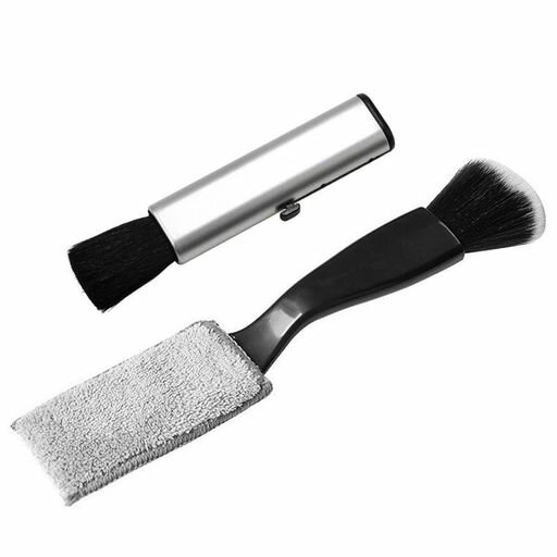 ダブルヘッド設計のクリーニングブラシ:両端の布ブラシとヘアブラシの組み合わせにより、ホコリやゴミを徹底的に掃除します。 スライド式スティック型のクリーニングブラシ:スライド式でブラシ部分を収納できるので、ホコリの再付着を防ぐ、清潔で持ち運びにも便利です。 ギターの隙間やギター弦のホコリをしっかりキャッチします。効果的にギターの弦の寿命を延ばし、ギターの弦のトーンをよりよく維持できます。 さまざまな弦楽器、アンプ、ドラム、キーボード、ペダル、コンピューターなどに幅広く適用できます。 高密度の毛は、通常の小さな隙間では掃除できないほこりや汚れなどを効果的に取り除くように設計されており、掃除作業に大きな利便性を提供します。