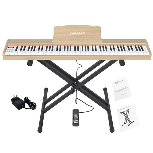 【先進の高音質チップ】 KIMFBAY電子ピアノは先進のフランス製Dream5704サウンドチップを搭載し、高音質の音楽を楽しむことができます。デュアルスピーカーで明るい高音と迫力のある低音を再生します。木目調の外観は日本の住宅スタイルによく合い、部屋に彩りを添えてくれる。 【指の力を感知する電子ピアノ88鍵】 88鍵のフルサイズ鍵盤に4段階の力覚センサーを搭載し、より繊細なタッチレスポンスを実現。鍵盤を弾く強さによって音量が変化します。 高品質な鍵盤素材により、長時間の演奏にも適しています。 【実用的なファンクションパネル】 ピアノ鍵盤には、128音色、88デモソング、100リズムの膨大なミュージックライブラリーを搭載。 日本語ファンクションパネルには、サスティン、録音/再生、メトロノーム、コード、ダブル・キーボード、トランスポーズなど、便利な機能を搭載。初心者でも経験者でも、KIMFBAYピアノ・キーボードは新たな音楽領域を開拓し、全体的な演奏体験を向上させるのに役立ちます。