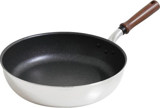 野菜の炒め物、肉や魚のパンフライ、ステーキの焼き付け サイズ(約):46.8x29.2x13.4cm、本体深さ/6.6cm、本体高さ/7cm 本体重量(約):785g 素材・材質:本体/アルミニウム合金(底厚3.0mm はり底を含む)、はり底/ステンレス鋼(クロム18%)、本体内面/ふっ素樹脂塗膜加工、本体外面/研磨仕上げ、ハンドル/フェノール樹脂、木材 生産国:日本 対応熱源:ガス火、IH(200V/100V)、ラジエントヒーター、シーズヒーター、ハロゲンヒーター、プレートヒーター ※オール熱源対応 (電子レンジ・オーブンを除く)