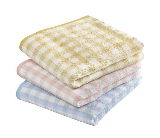 【ミニバスタオル3枚セット】商品タイプ:薄手 サイズ:約50x100cm 生産国:中国 素材:綿100% 【コンパクトバスタオル】大きすぎず小さすぎない、普通使いのバスタオルとしても、またお子様にも、使いやすいサイズです。コンパクトなのでお洗濯でも場所をとらず。持ち運びにも便利なので旅行にも最適! 気軽にデイリー使いしやすいセット組。薄手で軽やか、3枚まとめてコスパ抜群です。これ一つでバスタオル不足を解消できる、3枚なセットです。