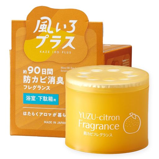 【商品仕様】商品サイズ/(約)6.4x5.5cm、内容量/85g、材質・成分/ゲル化剤・界面活性剤・防カビ消臭香料、使用の目安/約90日・2~3畳に1個※環境、使用状況により異なります、原産国/日本 【約90日間カビが増えるのを防ぎます】24時間ほのかな香り、浴室内や玄関のカビから守って消臭!香りのチカラで防カビ・消臭。※すべての臭い、カビに効果があるわけではありません 【簡単置くだけゲルタイプ】臭いの原因は主にカビ。浴室や下駄箱にポンと置くだけの簡単設置。爽やかなゆずの香りでカビを防ぎながら臭い対策も。お風呂だけでなく、クローゼットや押し入れ、下駄箱にもご使用いただけます。 【風いろプラス】“香り”という目に見えない風に、彩りと機能を添える。香りが“楽しむ”ものから、“整える”ものへと進化した、新しい時代の機能性アロマブランド。防カビ・抗菌・消臭といった機能性を、香りと一体化させ、置くだけで住まいの悩みをやさしく解消します。