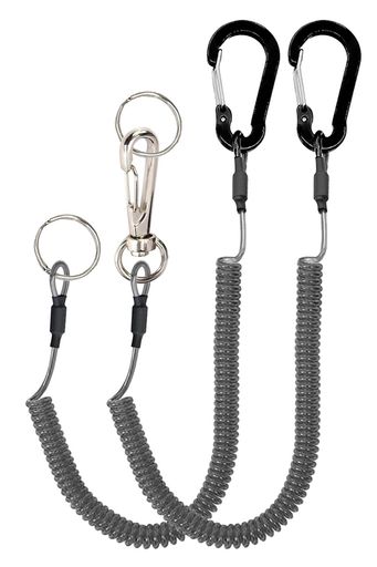 【2タイプセットで便利】カールコード部分の長さ16cm、最大伸長150cm、最大安全耐荷重6kg。ナスカン式とリング式が各1本ずつセットになっています。用途やお好みに合わせてお選びいただけます。 【360度回転タイプの特徴】一端には亜鉛合金製のナスカンが付いており、360度自由に回転するためコードの絡まりを防ぎ、機器の破損リスクを軽減します。もう一端には表面を陽極酸化処理したアルミ合金製のカラビナを採用。高い耐食性・耐摩耗性・硬度を備え、長期間の使用に耐えます。 【ワイヤー内蔵で高い強度】直径0.3mmのワイヤーを内蔵しているため、通常のプラスチックコードより強度が大幅にアップ。最大安全耐荷重6kgまで安心してご使用いただけます。 【高品質TPUコーティング】表皮にはエコTPU(熱可塑性ポリウレタン樹脂)をコーティング。優れた引張強度、耐摩耗性、耐油性、耐久性、耐衝撃性、伸縮性を発揮し、長持ちします。 【オールラウンドに活躍】コード全体に防錆素材を使用しているため、淡水・海水を問わず使用可能。