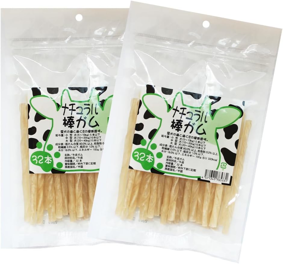 【無添加・天然牛皮100％】愛犬のためのハードタイプ牛皮ガム ■ 天然牛皮100％使用 高品質な天然牛皮を100％使用したスティックタイプの牛皮ガムです。 コラーゲンたっぷりの牛皮を使用し、噛むことが大好きな愛犬も大満足！ ■ 歯と歯ぐきの健康維持に しっかり噛めるハードタイプ。 よく噛むことで歯の汚れを落とし、歯ぐきの健康維持をサポートします。 ■ 無添加で安心 保存料・酸化防止剤・保湿剤・着色料・発色剤・甘味料・香料 不使用。 素材本来のおいしさをお楽しみいただけます。 ■ 商品情報 ・内容量：32本入り ・サイズ：約12.5cm ・原材料：牛皮 ・原産国：中国 ■ 品質へのこだわり 日本の農林水産省認定の中国工場で製造・輸入。 品質管理を徹底し、安全性と品質にこだわって製造しています。 ※農林水産大臣認定 鳥加工処理工場で製造 【ご使用上の注意】 ● 本品は犬用おやつです。主食として与えないでください。 ● 生後6ヶ月未満の幼犬には与えないでください。 ● 飲み込む恐れがありますので、必ず飼い主様の目の届く範囲で与えてください。 ● ペット以外には与えないでください。 ● 幼児やお子様の手の届かない場所に保管してください。