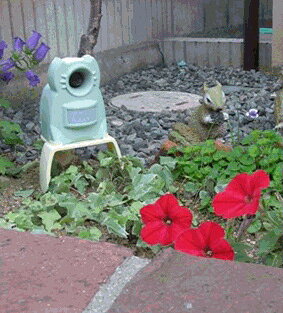 【効果がない場合は、6か月以内返金保証あり】ユタカメイク ネコよけ 変動超音波式ネコ被害軽減器 GDX-M ガーデンバリア ミニタイプ