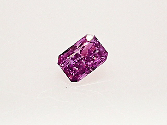 0．070ct　FANCY　VIVID　PINK　PURPLE　I1　パープルダイヤモンド　ルース