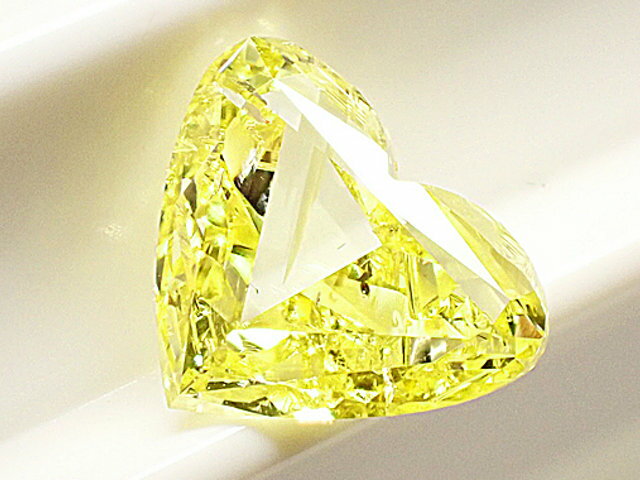 1．007ct　FANCY　INTENSE　YELLOW　I1　ハート　イエローダイヤモンド　ルース