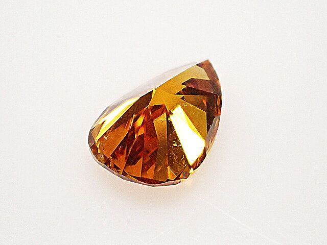 アインインターナショナルの0．459ct　FANCY　DEEP　YELLOWISH　ORANGE　SI2　オレンジダイヤモンド　ルース｜アングル2