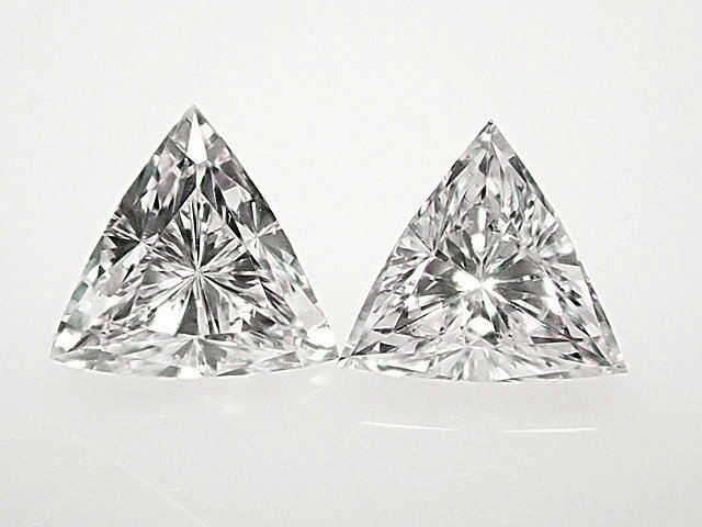 0．123ct　＆　0．118ct　D　VS2　トリリアントカット　ペア組　ダイヤモンドルース