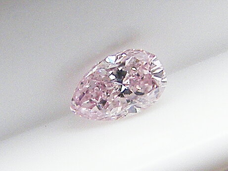 0．051ct　FANCY．LIGHT．PINK，SI2，ペアシェイプ　ピンクダイヤモンドルース