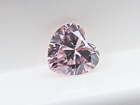 0．051ct　FANCY．PINK，SI2，ハート　ピンクダイヤモンドルース